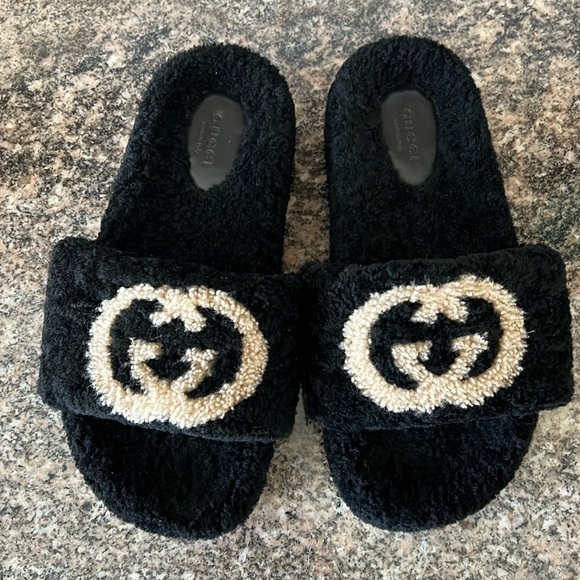 Gucci Interlocking GG Shearling Slides - Picture 3 of 16